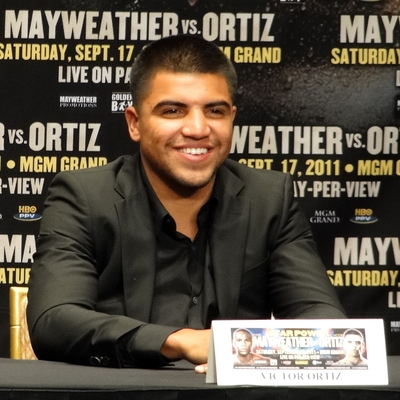 Victor Ortiz Autograph Profile