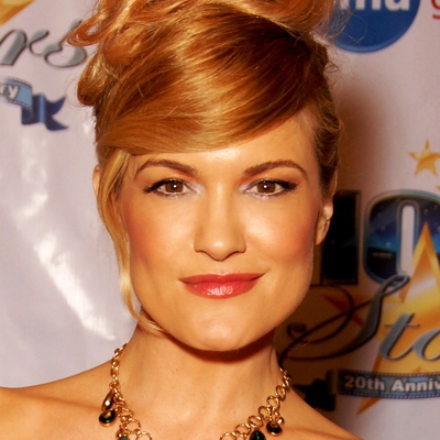 Victoria Pratt Autograph Profile