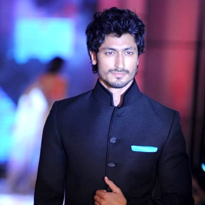 Vidyut Jamwal Autograph Profile