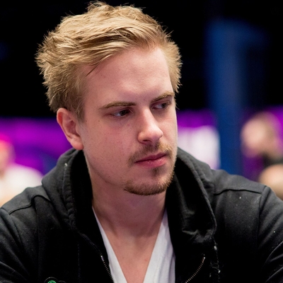 Viktor Blom Autograph Profile