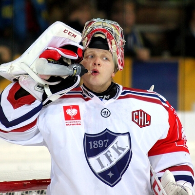 Ville Husso Autograph Profile