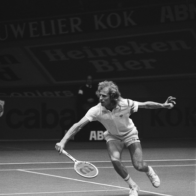 Vitas Gerulaitis Autograph Profile