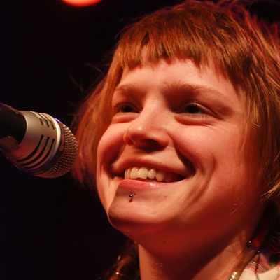 Wallis Bird Autograph Profile