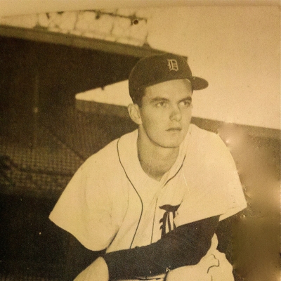 Walt Streuli Autograph Profile