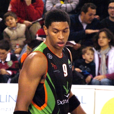 Wayne Simien Autograph Profile