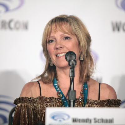 Wendy Schaal Autograph Profile