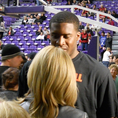 Wesley Matthews Autograph Profile