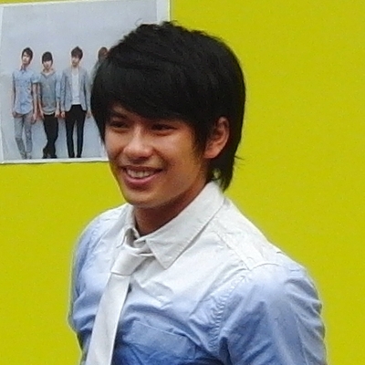 Win Morisaki Autograph Profile