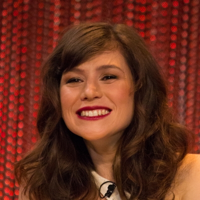 Yael Stone Autograph Profile