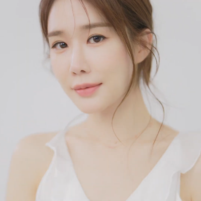 Yoo In-na Autograph Profile