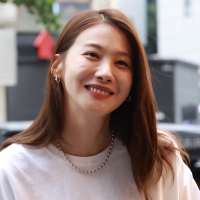 Yoo In-young Autograph Profile