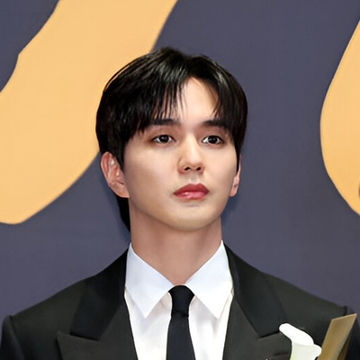 Yoo Seung-ho Autograph Profile