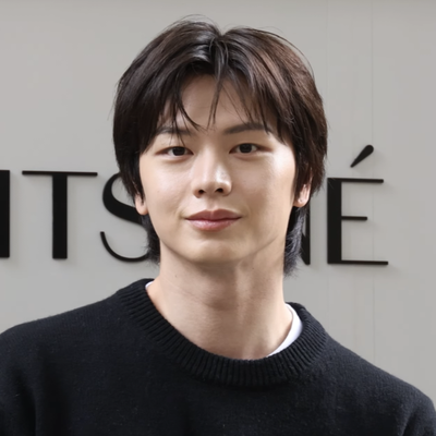 Yook Sung-jae Autograph Profile