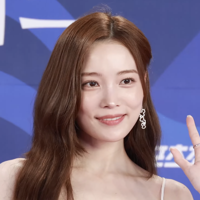Yoon So-hee Autograph Profile