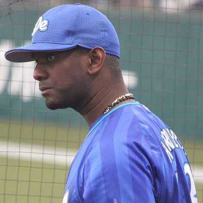 Yoslan Herrera Autograph Profile