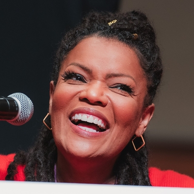 Yvette Nicole Brown Autograph Profile