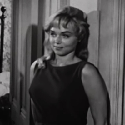 Yvette Vickers Autograph Profile