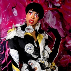 Yvie Oddly