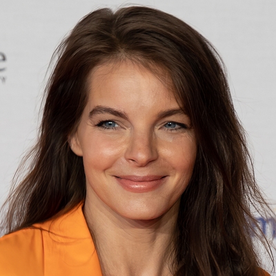 Yvonne Catterfeld Autograph Profile