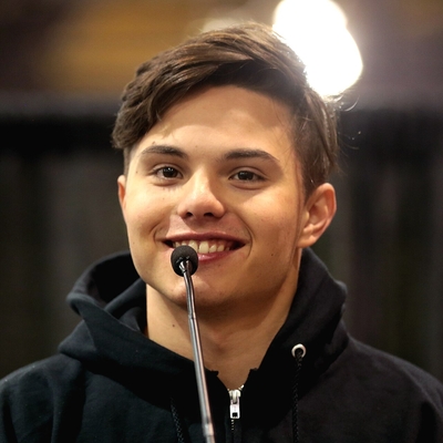 Zach Callison Autograph Profile