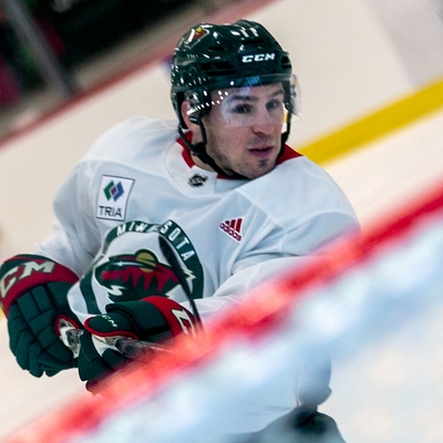 Zach Parise Autograph Profile