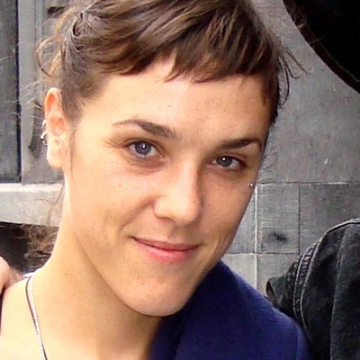 Zaz Autograph Profile