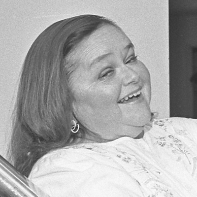 Zelda Rubinstein Autograph Profile