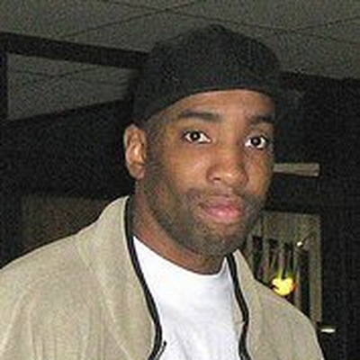 Zendon Hamilton Autograph Profile