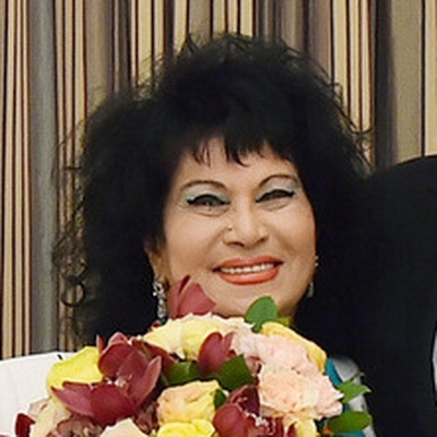 Zeynab Khanlarova Autograph Profile