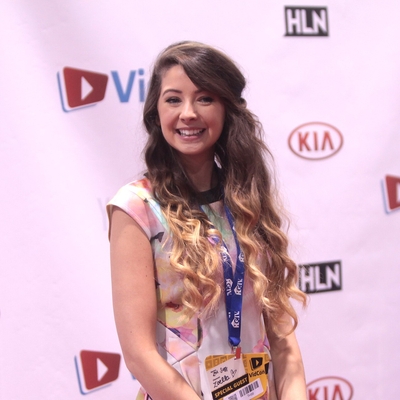 Zoë Sugg Autograph Profile