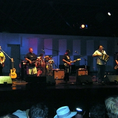 Los Lobos