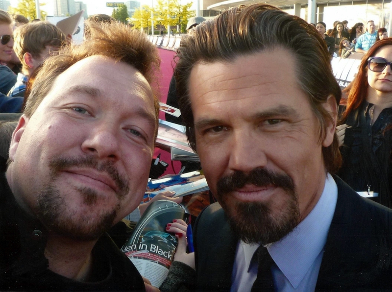 Josh Brolin Photo with RACC Autograph Collector RB-Autogramme Berlin Josh Brolin Photo with RACC Autograph Collector RB-Autogramme Berlin