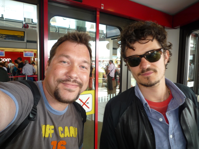 Orlando Bloom Photo with RACC Autograph Collector RB-Autogramme Berlin