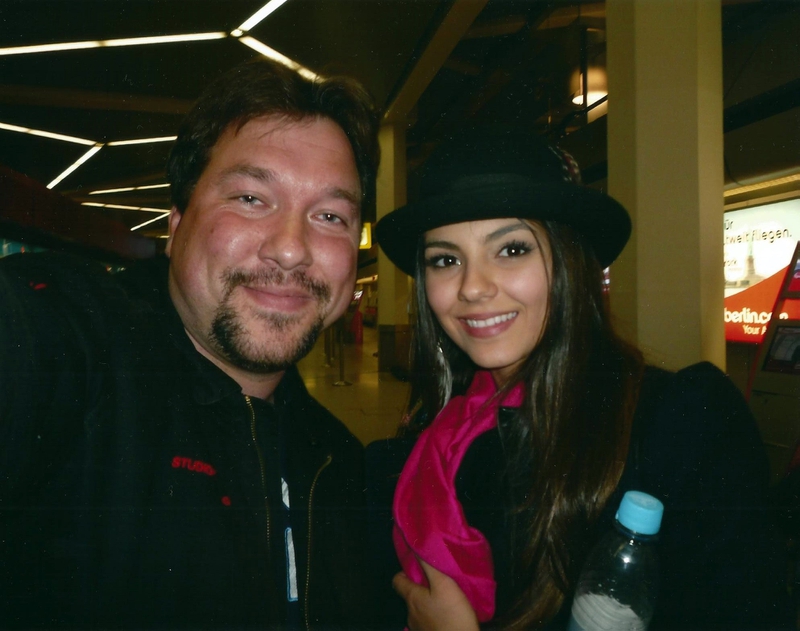 Victoria Justice Photo with RACC Autograph Collector RB-Autogramme Berlin
