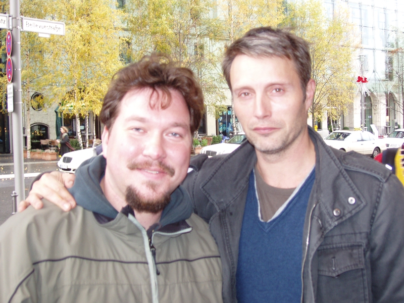 Mads Mikkelsen Photo with RACC Autograph Collector RB-Autogramme Berlin
