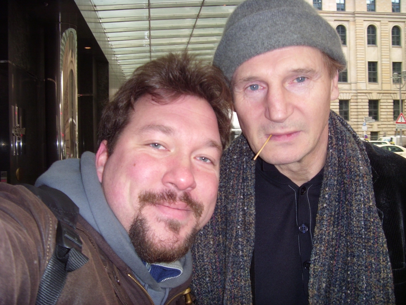 Liam Neeson Photo with RACC Autograph Collector RB-Autogramme Berlin Liam Neeson Photo with RACC Autograph Collector RB-Autogramme Berlin