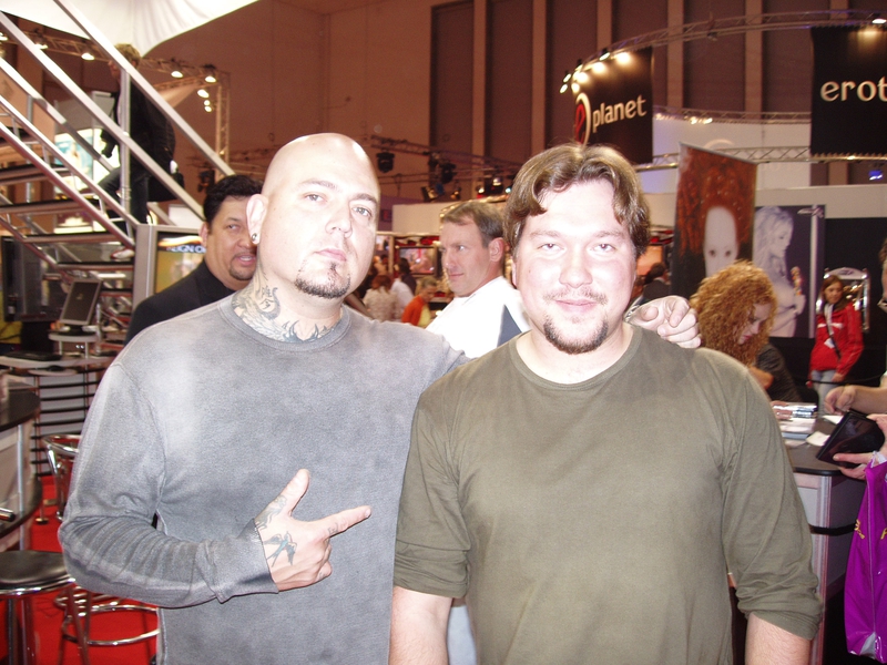 Evan Seinfeld Photo with RACC Autograph Collector RB-Autogramme Berlin Evan Seinfeld Photo with RACC Autograph Collector RB-Autogramme Berlin