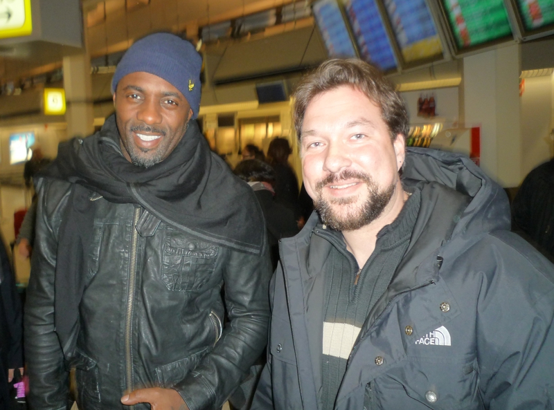 Idris Elba Photo with RACC Autograph Collector RB-Autogramme Berlin