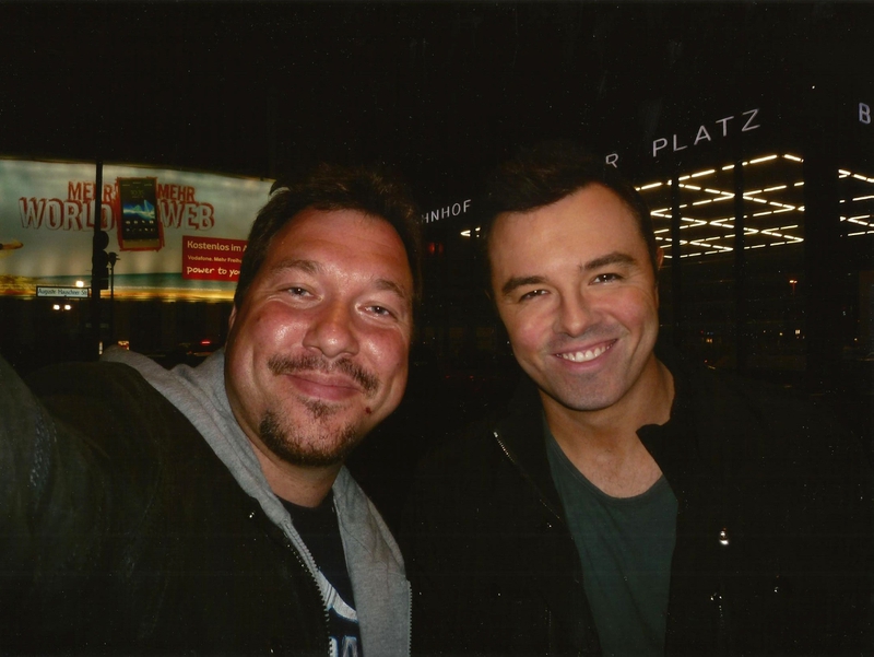 Seth MacFarlane Photo with RACC Autograph Collector RB-Autogramme Berlin