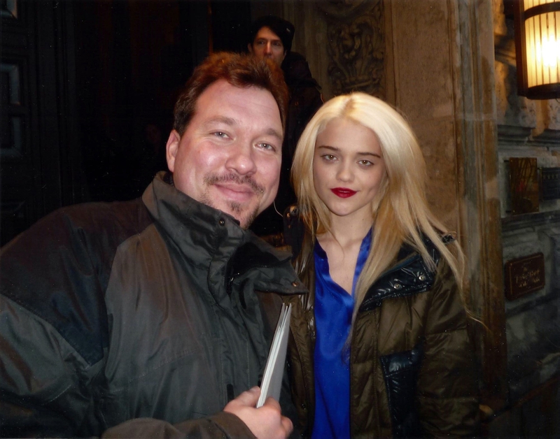 Sky Ferreira Photo with RACC Autograph Collector RB-Autogramme Berlin Sky Ferreira Photo with RACC Autograph Collector RB-Autogramme Berlin