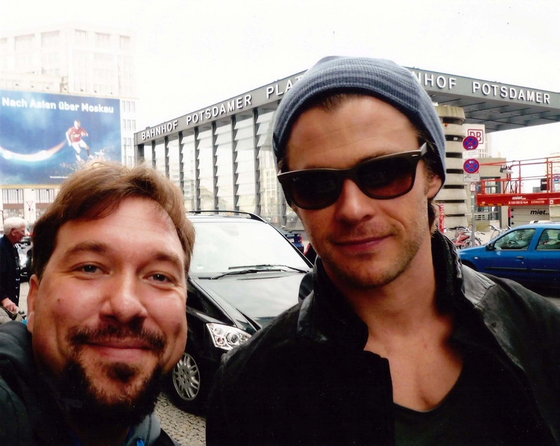 Chris Hemsworth Photo with RACC Autograph Collector RB-Autogramme Berlin