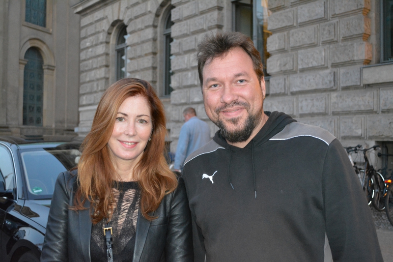Dana Delany Photo with RACC Autograph Collector RB-Autogramme Berlin Dana Delany Photo with RACC Autograph Collector RB-Autogramme Berlin