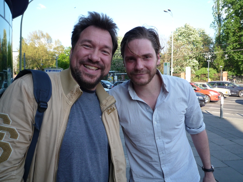 Daniel Bruhl Photo with RACC Autograph Collector RB-Autogramme Berlin Daniel Bruhl Photo with RACC Autograph Collector RB-Autogramme Berlin