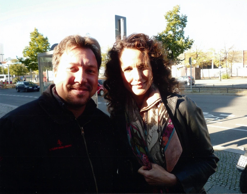 Andie MacDowell Photo with RACC Autograph Collector RB-Autogramme Berlin Andie MacDowell Photo with RACC Autograph Collector RB-Autogramme Berlin