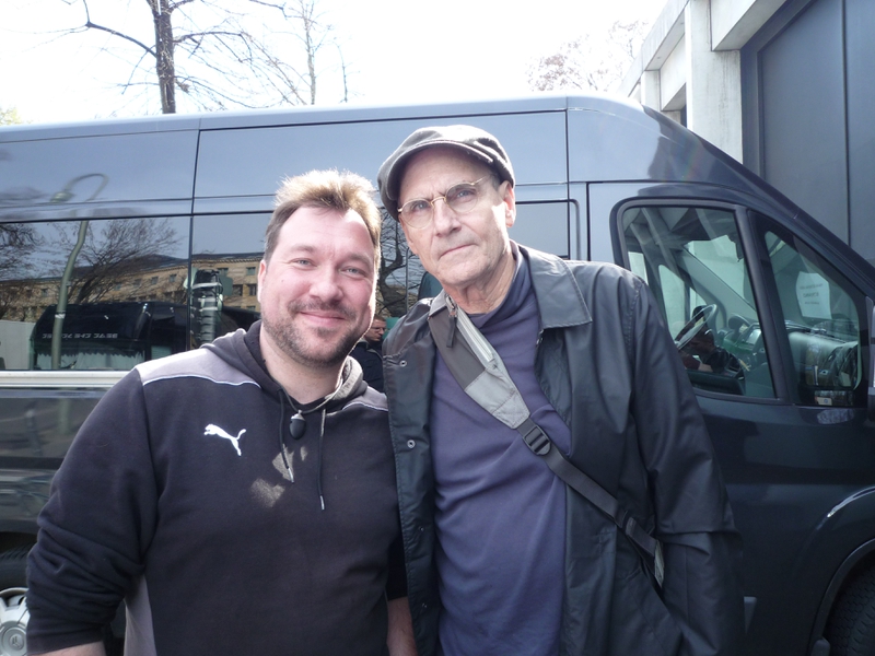 James Taylor Photo with RACC Autograph Collector RB-Autogramme Berlin James Taylor Photo with RACC Autograph Collector RB-Autogramme Berlin