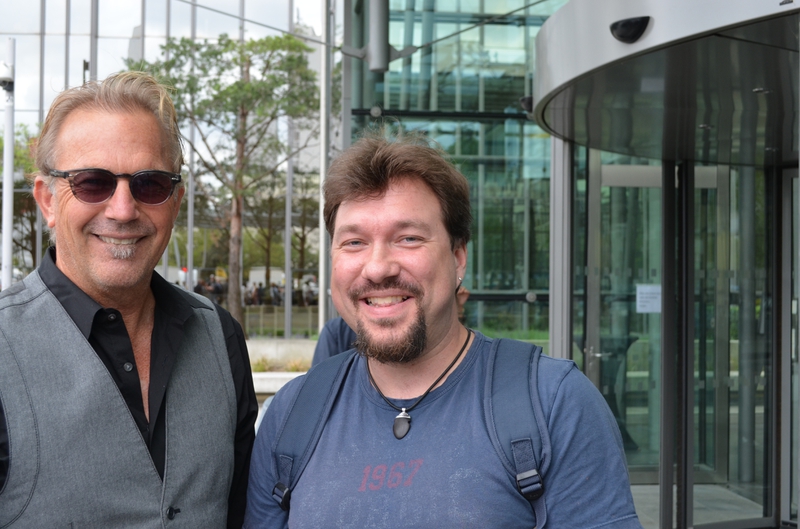 Kevin Costner Photo with RACC Autograph Collector RB-Autogramme Berlin