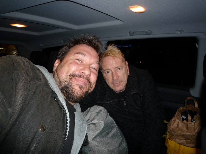 Johnny Rotten Photo with RACC Autograph Collector RB-Autogramme Berlin