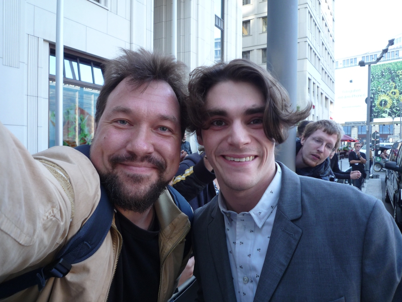 R.J. Mitte Photo with RACC Autograph Collector RB-Autogramme Berlin R.J. Mitte Photo with RACC Autograph Collector RB-Autogramme Berlin