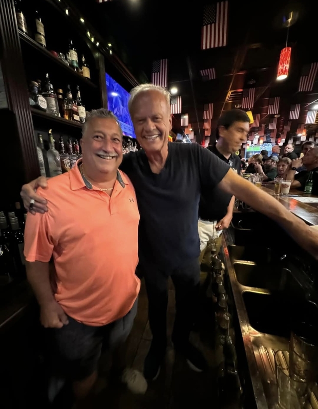 Kelsey Grammer Photo with RACC Autograph Collector Baseball Cards of Brick Kelsey Grammer Photo with RACC Autograph Collector Baseball Cards of Brick