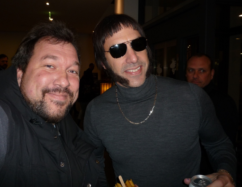 Sacha Baron Cohen Photo with RACC Autograph Collector RB-Autogramme Berlin